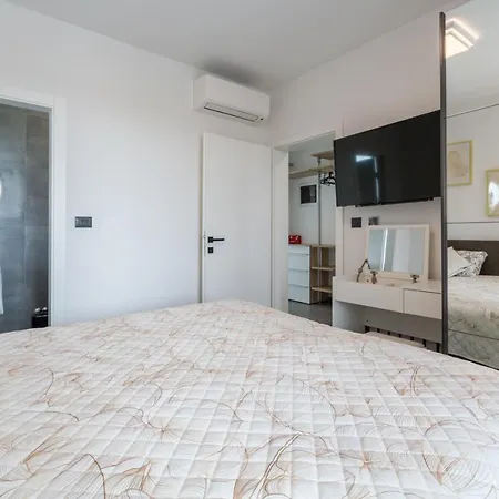 House On First Floor 2258 Dom wakacyjny Pula