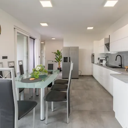 Semesterbostad House On First Floor 2258