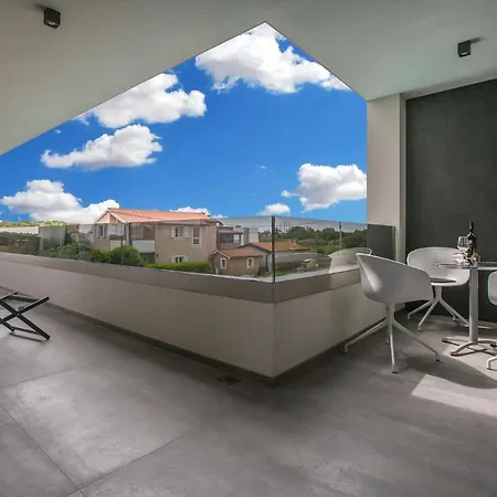 House On First Floor 2258 Tatil Evi *