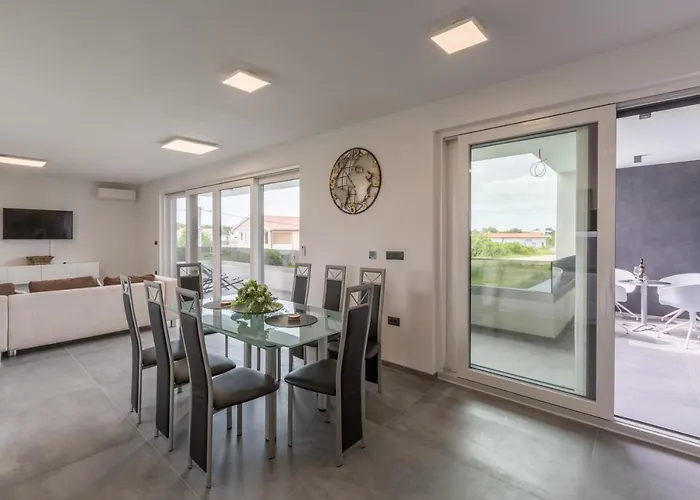 House On First Floor 2258 Ferienhaus *