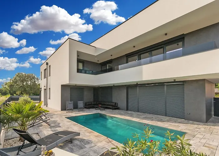 House On First Floor 2258 Ferienhaus Pula