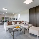 House On First Floor 2258 Ferienhaus Pula