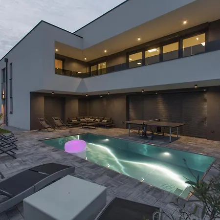 House On First Floor 2258 بيت للعطل *