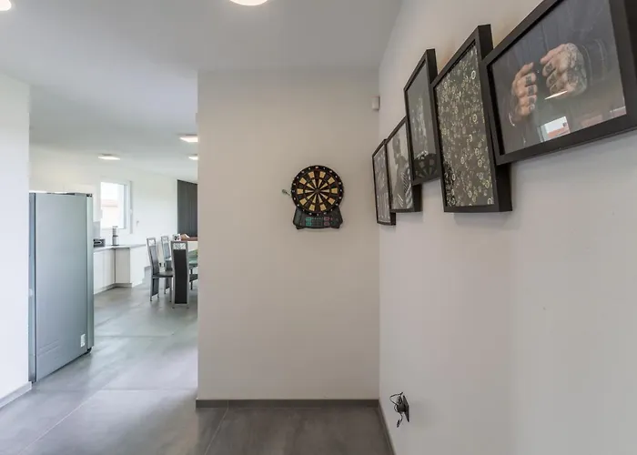 بيت للعطل House On First Floor 2258 بولا